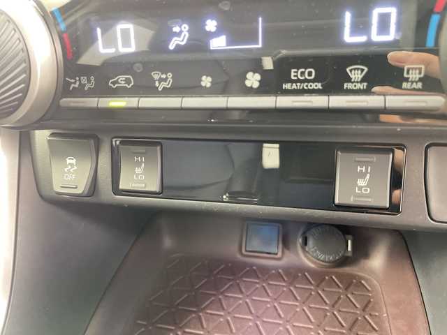 トヨタ ＲＡＶ４ G Zパッケージ 道央・札幌 2019(令1)年 5.8万km アティチュードブラックマイカ ・４WD/ サンルーフ/・トヨタセーフティセンス/・プリクラッシュセーフティ/・レーダークルーズコントロール/・TRDエアロ（F.S.R）/・純正9インチナビ/・DVD.CD.SD.Bluetooth/・フルセグ/バックカメラ /・レザーシート/パワーシート/・運手席/助手席シートヒーター/・デジタルインナーミラー/・パワーバックドア /・ビルトインETC/・トノカバー/・スマートキー