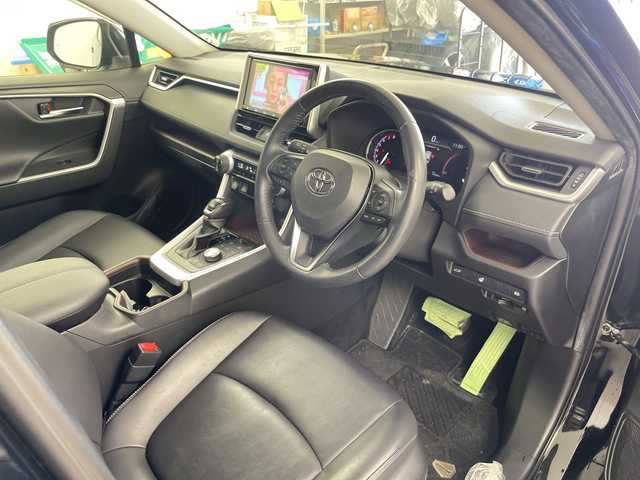 トヨタ ＲＡＶ４ G Zパッケージ 道央・札幌 2019(令1)年 5.8万km アティチュードブラックマイカ ・４WD/ サンルーフ/・トヨタセーフティセンス/・プリクラッシュセーフティ/・レーダークルーズコントロール/・TRDエアロ（F.S.R）/・純正9インチナビ/・DVD.CD.SD.Bluetooth/・フルセグ/バックカメラ /・レザーシート/パワーシート/・運手席/助手席シートヒーター/・デジタルインナーミラー/・パワーバックドア /・ビルトインETC/・トノカバー/・スマートキー