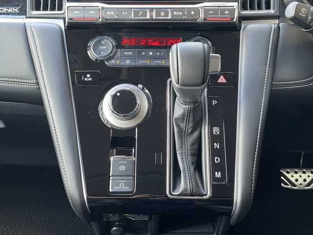 三菱 デリカＤ：５ シャモニー 福島県 2024(令6)年 0.8万km グレーⅡ 4WD（切替）/MTモード付/純正アルミホイール/LEDヘッドライト/オートライト/SDナビ（CD・DVD・BT・フルセグTV）/パワーバックドア/衝突被害軽減ブレーキ/レーンキープアシスト/バックカメラ/ETC/ドライブレコーダー/オートマチックハイビーム/社外フロアマット