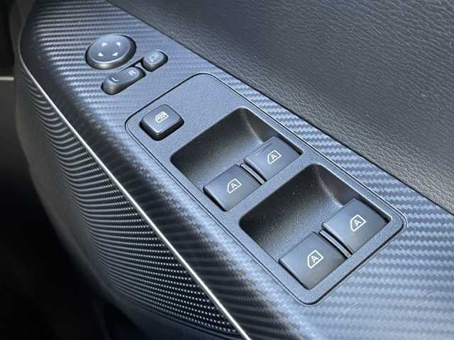 三菱 デリカＤ：５ シャモニー 福島県 2024(令6)年 0.8万km グレーⅡ 4WD（切替）/MTモード付/純正アルミホイール/LEDヘッドライト/オートライト/SDナビ（CD・DVD・BT・フルセグTV）/パワーバックドア/衝突被害軽減ブレーキ/レーンキープアシスト/バックカメラ/ETC/ドライブレコーダー/オートマチックハイビーム/社外フロアマット