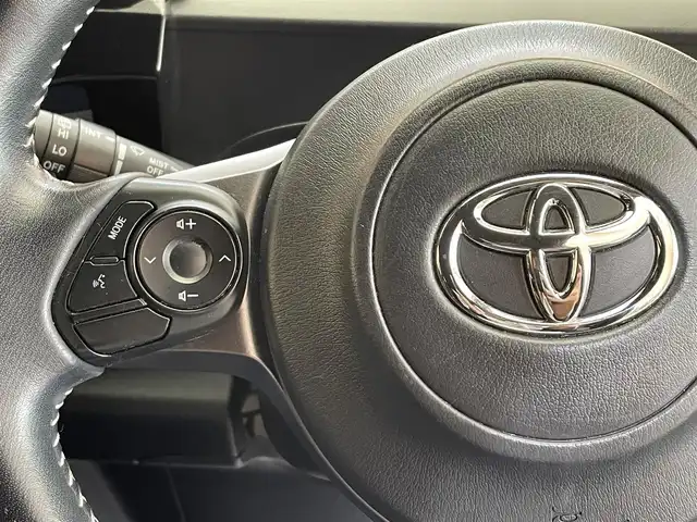 トヨタ アクア G GRスポーツ 17インチPKG 岩手県 2019(令1)年 6.7万km ホワイトパールクリスタルシャイン トヨタセーフティセンスC/プリクラッシュセーフティ/レーンディパーチャーアラート/オートマチックハイビーム/先行車発進告知機能/クルーズコントロール/横滑り防止装置/シートヒーター/オートライト/LEDヘッドランプ/専用チューニングサスペンション/補強ブレース/GR３本スポーク小径ステアリング/スポーツシート/専用チューニングパワーステアリング/純正ナビ/バックカメラ/ETC２．０/ドライブレコーダー/専用１７インチアルミホイール