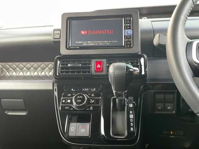 ダイハツ タント カスタム RS スタイルセレクション 青森県 2022(令4)年 1.6万km ブラックマイカメタリック/シャイニングホワイトパール 4WD・ターボ/純正メモリナビ・フルセグTV/CD・DVD・Bluetooth・SD/バックカメラ/合皮コンビシート/前席シートヒーター/両側パワースライドドア/スマートアシスト/衝突軽減ブレーキ/追従クルーズコントロール/レーンキープコントロール/アダプティブドライビングビーム/コーナーセンサー/シートバックテーブル/ビルトインETC/LEDヘッドライト/LEDフォグランプ/純正15インチアルミ/スマートキー/プッシュスタート