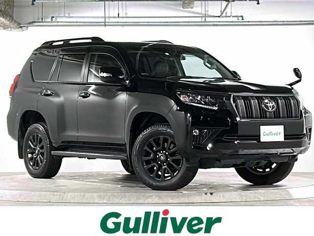 トヨタ ランドクルーザー プラド TX Lパッケージ マットブラED 広島県 2023(令5)年 2.7万km ブラック 禁煙車/７人乗/ブラックルーフレール/ムーンルーフ/トヨタセーフティセンス/・プリクラッシュセーフティ/・レーンディパーチャーアラート/・レーントレーシングアシスト/・オートマチックハイビーム/・RSA/・先行車発進告知/クリアランスソナー/ケンウッド9型ナビ(MDV-M908HDL）/・フルセグTV/CD/DVD/Bluetooth/SD/バックカメラ/革巻きステアリング/ステアリングスイッチ/オートライト/ヘッドランプウォッシャー/LEDヘッドライト/フォグランプ/黒レザーシート/シートヒーター/ベンチレーション/パワーシート/前ドライブレコーダー/ETC/フロアマット