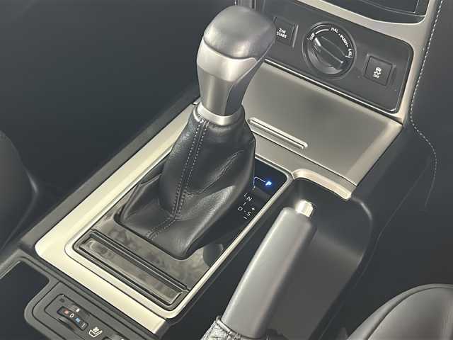 トヨタ ランドクルーザー プラド TX Lパッケージ マットブラED 広島県 2023(令5)年 2.7万km ブラック 禁煙車/７人乗/ブラックルーフレール/ムーンルーフ/トヨタセーフティセンス/・プリクラッシュセーフティ/・レーンディパーチャーアラート/・レーントレーシングアシスト/・オートマチックハイビーム/・RSA/・先行車発進告知/クリアランスソナー/ケンウッド9型ナビ(MDV-M908HDL）/・フルセグTV/CD/DVD/Bluetooth/SD/バックカメラ/革巻きステアリング/ステアリングスイッチ/オートライト/ヘッドランプウォッシャー/LEDヘッドライト/フォグランプ/黒レザーシート/シートヒーター/ベンチレーション/パワーシート/前ドライブレコーダー/ETC/フロアマット