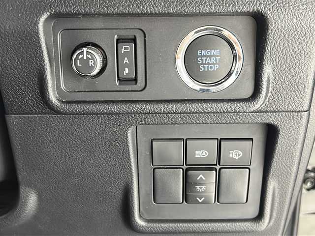 トヨタ ランドクルーザー プラド TX Lパッケージ マットブラED 広島県 2023(令5)年 2.7万km ブラック 禁煙車/７人乗/ブラックルーフレール/ムーンルーフ/トヨタセーフティセンス/・プリクラッシュセーフティ/・レーンディパーチャーアラート/・レーントレーシングアシスト/・オートマチックハイビーム/・RSA/・先行車発進告知/クリアランスソナー/ケンウッド9型ナビ(MDV-M908HDL）/・フルセグTV/CD/DVD/Bluetooth/SD/バックカメラ/革巻きステアリング/ステアリングスイッチ/オートライト/ヘッドランプウォッシャー/LEDヘッドライト/フォグランプ/黒レザーシート/シートヒーター/ベンチレーション/パワーシート/前ドライブレコーダー/ETC/フロアマット