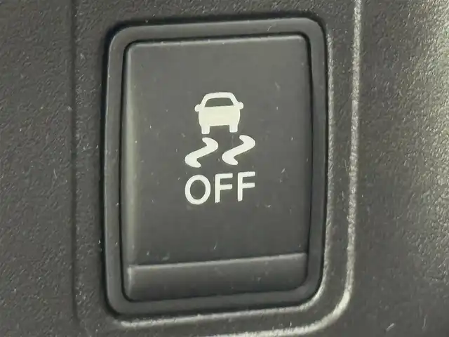 日産 セレナ ハイウェイスター G プロパイロットED 福岡県 2017(平29)年 3.2万km ダイヤモンドブラック 純正９型ナビ／フルセグＴＶ　/バックカメラ　/ＥＴＣ　/プロパイロット　/コーナーセンサー　/エマージェンシーブレーキ　/レーンキープ　/両側電動スライドドア　/プッシュスタート　/Ｗエアコン　/純正１６インチＡＷ