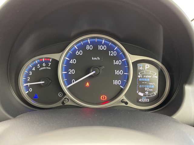 マツダ デミオ 13－スカイアクティブ 新潟県 2012(平24)年 4.6万km ラディアントエボニーマイカ ステアリングスイッチ/ハンドブレーキ/カードホルダー/純正ドアバイザー/リモコンキー/スペアキー/アイドリングストップ/純正メモリナビ/ワンセグ/USB入力端子/フルフラットシート/純正フロアマット/キセノンオートライト/ISOFIX