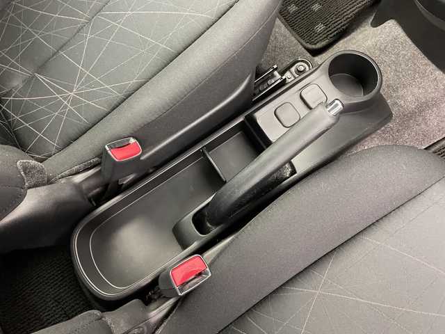 マツダ デミオ 13－スカイアクティブ 新潟県 2012(平24)年 4.6万km ラディアントエボニーマイカ ステアリングスイッチ/ハンドブレーキ/カードホルダー/純正ドアバイザー/リモコンキー/スペアキー/アイドリングストップ/純正メモリナビ/ワンセグ/USB入力端子/フルフラットシート/純正フロアマット/キセノンオートライト/ISOFIX