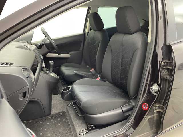 マツダ デミオ 13－スカイアクティブ 新潟県 2012(平24)年 4.6万km ラディアントエボニーマイカ ステアリングスイッチ/ハンドブレーキ/カードホルダー/純正ドアバイザー/リモコンキー/スペアキー/アイドリングストップ/純正メモリナビ/ワンセグ/USB入力端子/フルフラットシート/純正フロアマット/キセノンオートライト/ISOFIX