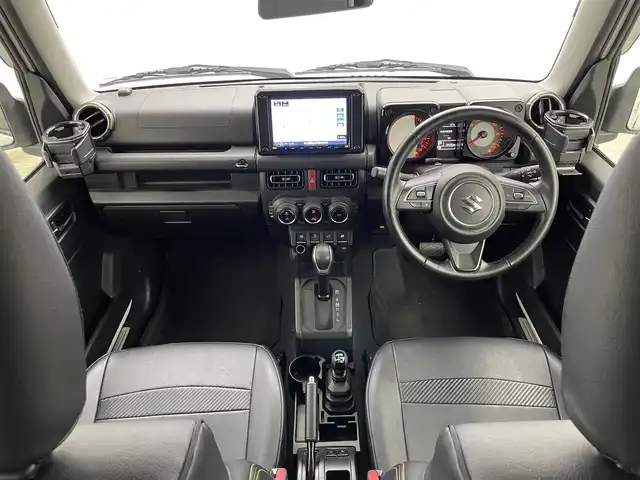 スズキ ジムニー XC 岡山県 2022(令4)年 3.5万km ピュアホワイトP 純正ナビ(SKX-S806)/【CD/DVD/BT/フルセグ/iPod】/クルーズコントロール/衝突軽減ブレーキ/レーンキープアシスト/横滑り防止装置/バックカメラ/オートライト/ＬＥＤヘッドライト/エンジンスタートボタン/ビルトインＥＴＣ/社外ドライブレコーダー(前後)/ダウンヒルアシストコントロール/センターデフロック