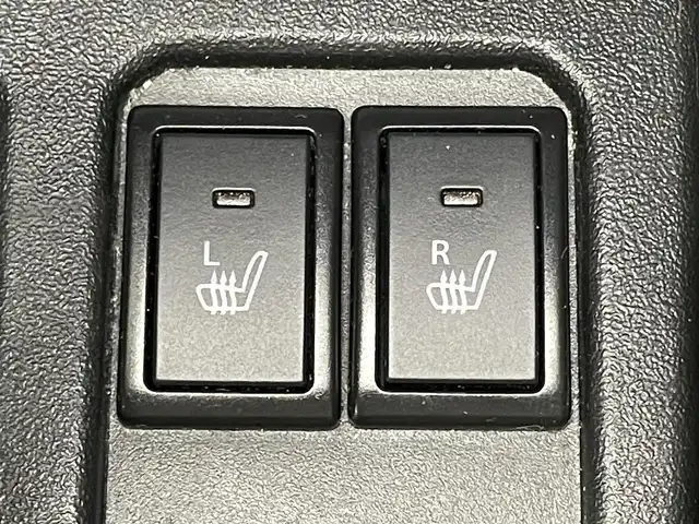 スズキ ジムニー XC 岡山県 2022(令4)年 3.5万km ピュアホワイトP 純正ナビ(SKX-S806)/【CD/DVD/BT/フルセグ/iPod】/クルーズコントロール/衝突軽減ブレーキ/レーンキープアシスト/横滑り防止装置/バックカメラ/オートライト/ＬＥＤヘッドライト/エンジンスタートボタン/ビルトインＥＴＣ/社外ドライブレコーダー(前後)/ダウンヒルアシストコントロール/センターデフロック