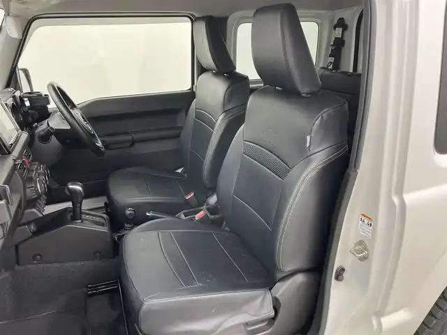 スズキ ジムニー XC 岡山県 2022(令4)年 3.5万km ピュアホワイトP 純正ナビ(SKX-S806)/【CD/DVD/BT/フルセグ/iPod】/クルーズコントロール/衝突軽減ブレーキ/レーンキープアシスト/横滑り防止装置/バックカメラ/オートライト/ＬＥＤヘッドライト/エンジンスタートボタン/ビルトインＥＴＣ/社外ドライブレコーダー(前後)/ダウンヒルアシストコントロール/センターデフロック