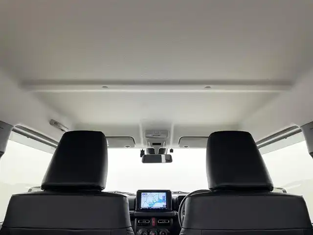 スズキ ジムニー XC 岡山県 2022(令4)年 3.5万km ピュアホワイトP 純正ナビ(SKX-S806)/【CD/DVD/BT/フルセグ/iPod】/クルーズコントロール/衝突軽減ブレーキ/レーンキープアシスト/横滑り防止装置/バックカメラ/オートライト/ＬＥＤヘッドライト/エンジンスタートボタン/ビルトインＥＴＣ/社外ドライブレコーダー(前後)/ダウンヒルアシストコントロール/センターデフロック