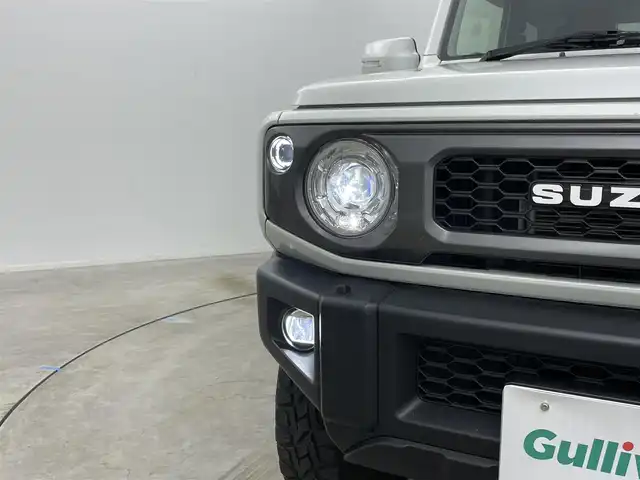 スズキ ジムニー XC 岡山県 2022(令4)年 3.5万km ピュアホワイトP 純正ナビ(SKX-S806)/【CD/DVD/BT/フルセグ/iPod】/クルーズコントロール/衝突軽減ブレーキ/レーンキープアシスト/横滑り防止装置/バックカメラ/オートライト/ＬＥＤヘッドライト/エンジンスタートボタン/ビルトインＥＴＣ/社外ドライブレコーダー(前後)/ダウンヒルアシストコントロール/センターデフロック