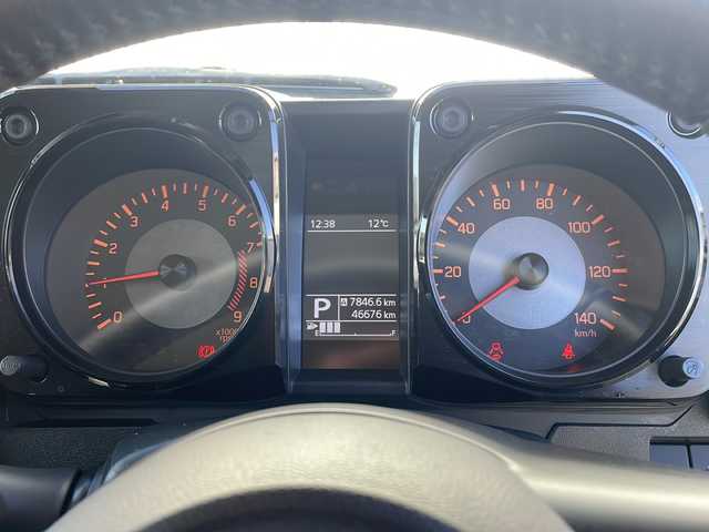 スズキ ジムニー XC 三重県 2018(平30)年 4.7万km ジャングルグリーン 禁煙/社外ナビ/フルセグTV/バックカメラ/シートヒーター/クルーズコントロール/背面タイヤ/ステアリングスイッチ/LEDオートライト/フォグランプ/ヘッドライトウォッシャー/電動格納ウィンカーミラー