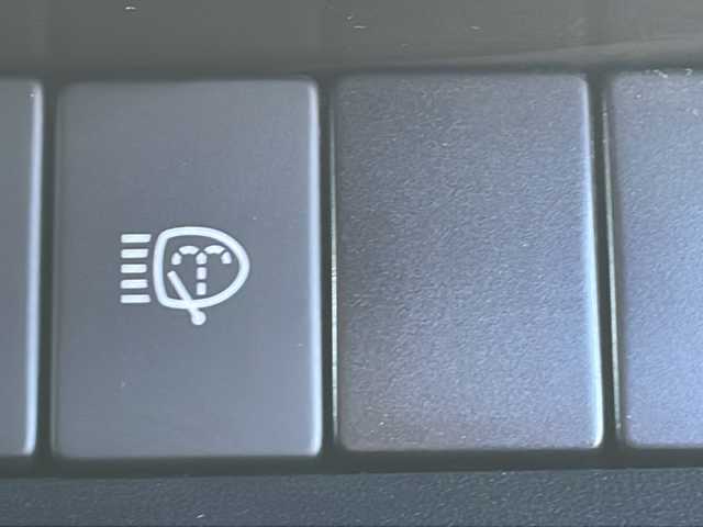 スズキ ジムニー XC 三重県 2018(平30)年 4.7万km ジャングルグリーン 禁煙/社外ナビ/フルセグTV/バックカメラ/シートヒーター/クルーズコントロール/背面タイヤ/ステアリングスイッチ/LEDオートライト/フォグランプ/ヘッドライトウォッシャー/電動格納ウィンカーミラー