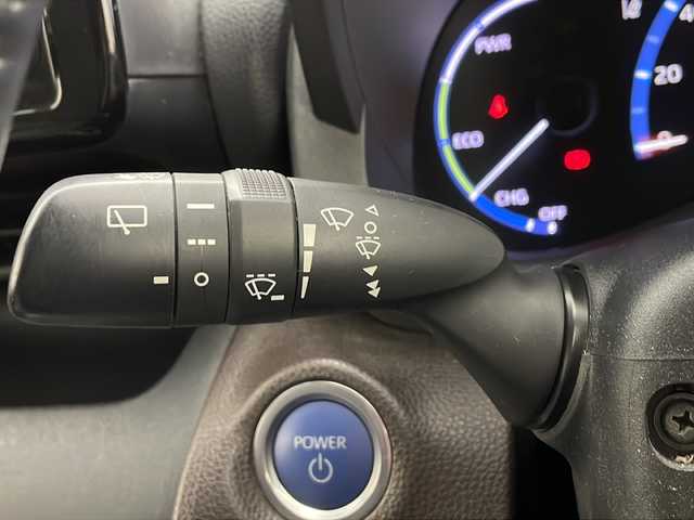 トヨタ ヤリスクロス ハイブリッド Z 秋田県 2021(令3)年 5.5万km ブラックマイカ/ホワイトパールクリスタルシャイン 2トーン 4WD/純正メモリナビ　/フルセグTV/AM/FM/Bluetooth/パノラミックビューモニター　/衝突被害軽減ブレーキ　/レーダークルーズコントロール　/ブラインドスポットモニター/レーンキープアシスト/横滑り防止装置　/前席シートヒーター/ステアリングヒーター/電動リアゲート/D席パワーシート/前後ドライブレコーダー/ビルトインETC/LEDヘッドライト/オートマチックハイビーム/AC100V/ハーフレザーシート/純正アルミホイール