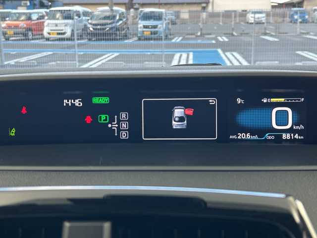 トヨタ プリウス S 奈良県 2016(平28)年 0.9万km シルバーM 純正ナビ/フルセグ CD DVD BT MSV/バックカメラ/ビルトインETC/プリクラッシュセーフティー/LDA/レーダークルーズコントロール/ふらつき検知機能/LEDヘッドライト/オートライト/オートハイビーム/スマートキー/スペアキー