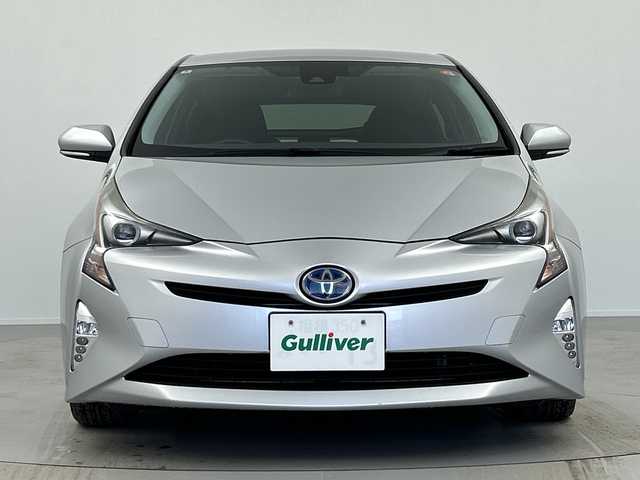 トヨタ プリウス S 奈良県 2016(平28)年 0.9万km シルバーM 純正ナビ/フルセグ CD DVD BT MSV/バックカメラ/ビルトインETC/プリクラッシュセーフティー/LDA/レーダークルーズコントロール/ふらつき検知機能/LEDヘッドライト/オートライト/オートハイビーム/スマートキー/スペアキー