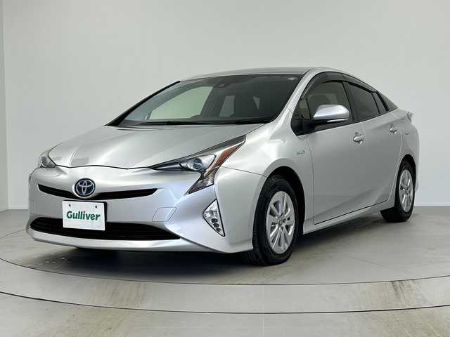 トヨタ プリウス S 奈良県 2016(平28)年 0.9万km シルバーM 純正ナビ/フルセグ CD DVD BT MSV/バックカメラ/ビルトインETC/プリクラッシュセーフティー/LDA/レーダークルーズコントロール/ふらつき検知機能/LEDヘッドライト/オートライト/オートハイビーム/スマートキー/スペアキー