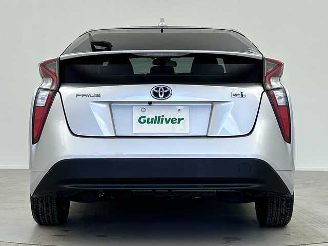 トヨタ プリウス S 奈良県 2016(平28)年 0.9万km シルバーM 純正ナビ/フルセグ CD DVD BT MSV/バックカメラ/ビルトインETC/プリクラッシュセーフティー/LDA/レーダークルーズコントロール/ふらつき検知機能/LEDヘッドライト/オートライト/オートハイビーム/スマートキー/スペアキー