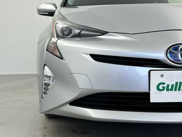 トヨタ プリウス S 奈良県 2016(平28)年 0.9万km シルバーM 純正ナビ/フルセグ CD DVD BT MSV/バックカメラ/ビルトインETC/プリクラッシュセーフティー/LDA/レーダークルーズコントロール/ふらつき検知機能/LEDヘッドライト/オートライト/オートハイビーム/スマートキー/スペアキー