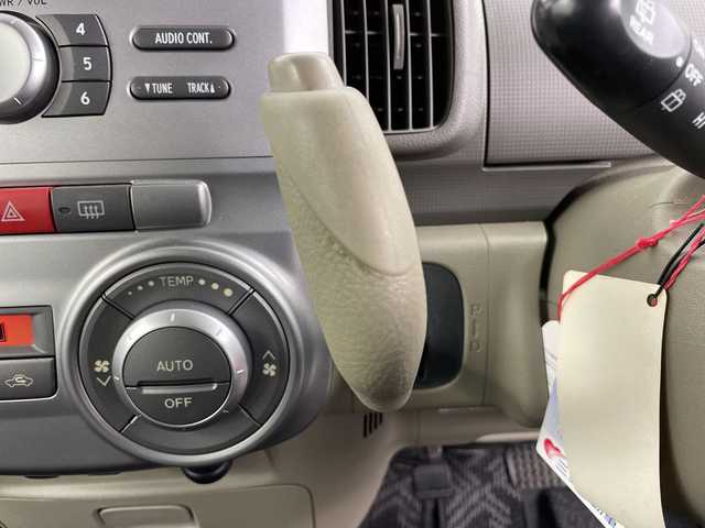 ダイハツ タント X 道央・札幌 2013(平25)年 6.6万km ファインブルーマイカメタリック ・4WD/・純正CDチューナー/・CD/AM/FM/・左側パワースライドドア/・左側パノラマオープンドア/・キーレスエントリー/・スペアキー/・社外エンジンスターター/・アイドリングストップ/・ドアバイザー/・ETC/・ホイール付き夏タイヤ積込