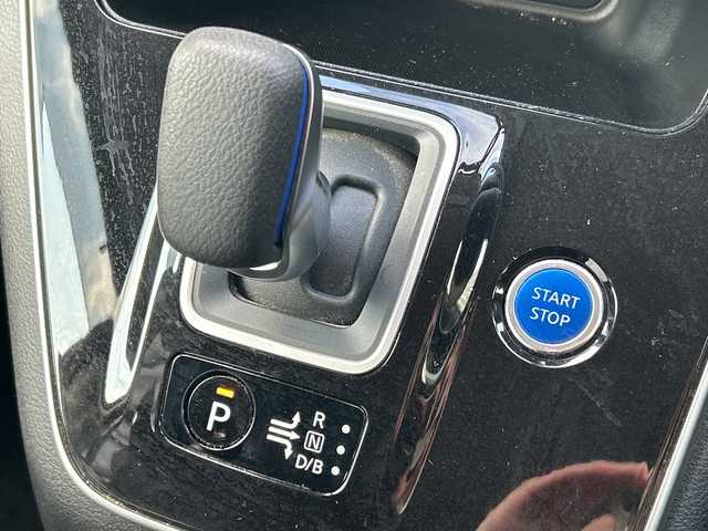 日産 セレナ e－パワー X 広島県 2019(令1)年 6.5万km マルーンレッド 禁煙/福祉車両/セーフティパックA/エマージェンシーブレーキ/車線逸脱警報/道路標識認識/ハイビームアシスト/クルーズコントロール/コーナーセンサー/純正１０インチナビ/・フルセグ/CD/DVD/Blu-ray/SD/REC/USB/アラウンドビューモニター/両側パワースライドドア/オートライト/ヘッドライトレベライザー/スマートキー/プッシュスタート/純正ドライブレコーダー（DJ4-D）/ETC/純正ドアバイザー/W+サイド+カーテンエアバック