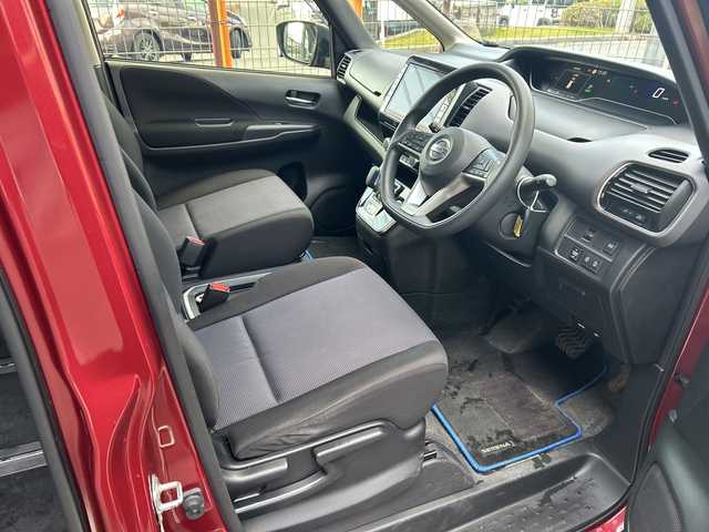 日産 セレナ e－パワー X 広島県 2019(令1)年 6.5万km マルーンレッド 禁煙/福祉車両/セーフティパックA/エマージェンシーブレーキ/車線逸脱警報/道路標識認識/ハイビームアシスト/クルーズコントロール/コーナーセンサー/純正１０インチナビ/・フルセグ/CD/DVD/Blu-ray/SD/REC/USB/アラウンドビューモニター/両側パワースライドドア/オートライト/ヘッドライトレベライザー/スマートキー/プッシュスタート/純正ドライブレコーダー（DJ4-D）/ETC/純正ドアバイザー/W+サイド+カーテンエアバック
