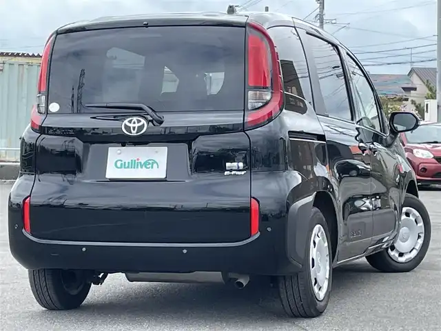 トヨタ シエンタ ハイブリッド G 道央・札幌 2024(令6)年 0.8万km ブラック ４WD/寒冷地仕様/純正ディスプレイオーディオ/AM/FM/BT/フルセグ/トヨタセーフティセンス/プリクラッシュセーフティ/横滑り防止装置/レーダークルーズコントロール/レーンキープアシスト/クリアランスソナー/ブラインドスポットモニター/リアクロストラフィックアラート/パーキングサポートブレーキ/プロアクティブドライビングアシスト/ロードサインアシスト/バックカメラ/ビルトインETC/EVMODE/DRIVEMODE切替/ワイパーデアイサー/両側パワースライドドア/ステアリングリモコン/プッシュスタート/スマートキー/LEDヘッドライト/オートライト/オートハイビーム/ヘッドライトレベライザー/電動格納ミラー/ヒーテッドドアミラー/ウィンカーミラー/フロアマット/レンタカー登録