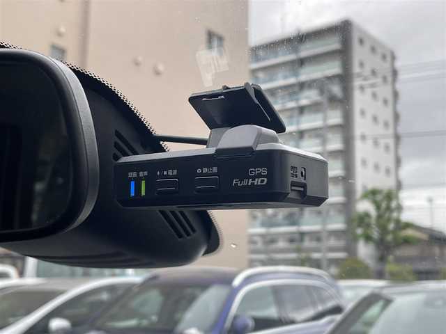 日産 セレナ ハイウェイスター Vセレクション 東京都 2018(平30)年 2.3万km ブリリアントホワイトパール ワンオーナー/純正メモリーナビ/ (フルセグTV/Bluetooth/DVD/SD/USB)/インテリジェントアラウンドビューモニター/ETC/ドライブレコーダー/両側パワースライドドア/後席フリップダウンモニター/3列シート/ウォークスルー/クルーズコントロール/エマージェンシーブレーキ/車線逸脱警報/標識検知/駐車支援/ふらつき警報/横滑り防止装置/スマートキー/純正16インチアルミホイール/オートライト/純正LEDヘッドライト/スペアキー1本/保証書/取扱説明書