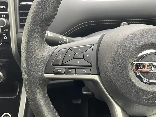 日産 セレナ ハイウェイスター Vセレクション 東京都 2018(平30)年 2.3万km ブリリアントホワイトパール ワンオーナー/純正メモリーナビ/ (フルセグTV/Bluetooth/DVD/SD/USB)/インテリジェントアラウンドビューモニター/ETC/ドライブレコーダー/両側パワースライドドア/後席フリップダウンモニター/3列シート/ウォークスルー/クルーズコントロール/エマージェンシーブレーキ/車線逸脱警報/標識検知/駐車支援/ふらつき警報/横滑り防止装置/スマートキー/純正16インチアルミホイール/オートライト/純正LEDヘッドライト/スペアキー1本/保証書/取扱説明書