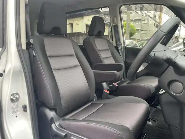 日産 セレナ ハイウェイスター Vセレクション 東京都 2018(平30)年 2.3万km ブリリアントホワイトパール ワンオーナー/純正メモリーナビ/ (フルセグTV/Bluetooth/DVD/SD/USB)/インテリジェントアラウンドビューモニター/ETC/ドライブレコーダー/両側パワースライドドア/後席フリップダウンモニター/3列シート/ウォークスルー/クルーズコントロール/エマージェンシーブレーキ/車線逸脱警報/標識検知/駐車支援/ふらつき警報/横滑り防止装置/スマートキー/純正16インチアルミホイール/オートライト/純正LEDヘッドライト/スペアキー1本/保証書/取扱説明書