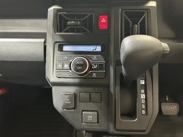 ダイハツ タフト X 愛媛県 2022(令4)年 1.4万km サンドベージュメタリック 純正ＳＤナビ（ＤＶＤ　ＣＤ　ＳＤ　Ｂｌｕｅｔｏｏｔｈ）　ガラスルーフ　バックカメラ　純正アルミホイール　ＬＥＤヘッドライト　　　前後コーナーセンサー　オートライト　オートマチックハイビーム　ＡＡＣ