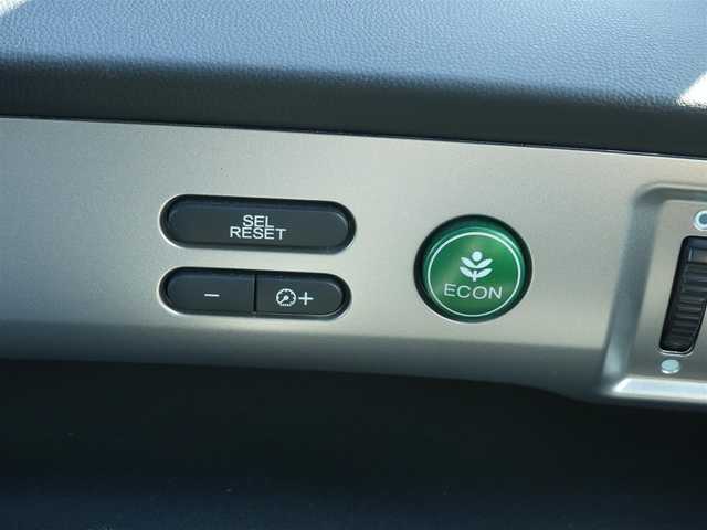 ホンダ フリード ハイブリット ジャストセレクション 千葉県 2012(平24)年 6.6万km スーパープラチナメタリック 両側パワースライドドア/社外メモリーナビ/地デジTV/【DVD/CD再生機能　Bluetooth接続】/フリップダウンモニター/ハーフレザーシート/革巻きステアリング/ETC/HIDヘッドライト/ウインカーミラー/純正15インチアルミホイル/スマートキー
