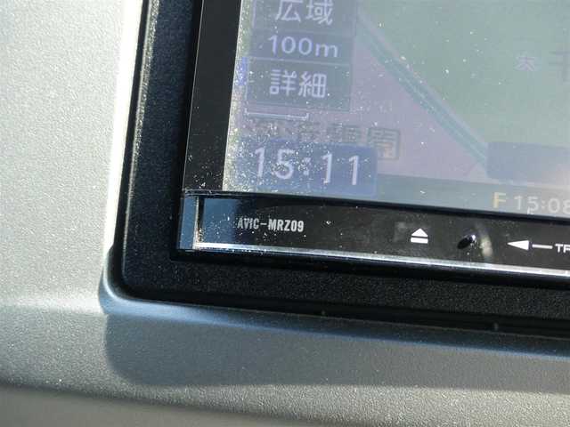 ホンダ フリード ハイブリット ジャストセレクション 千葉県 2012(平24)年 6.6万km スーパープラチナメタリック 両側パワースライドドア/社外メモリーナビ/地デジTV/【DVD/CD再生機能　Bluetooth接続】/フリップダウンモニター/ハーフレザーシート/革巻きステアリング/ETC/HIDヘッドライト/ウインカーミラー/純正15インチアルミホイル/スマートキー