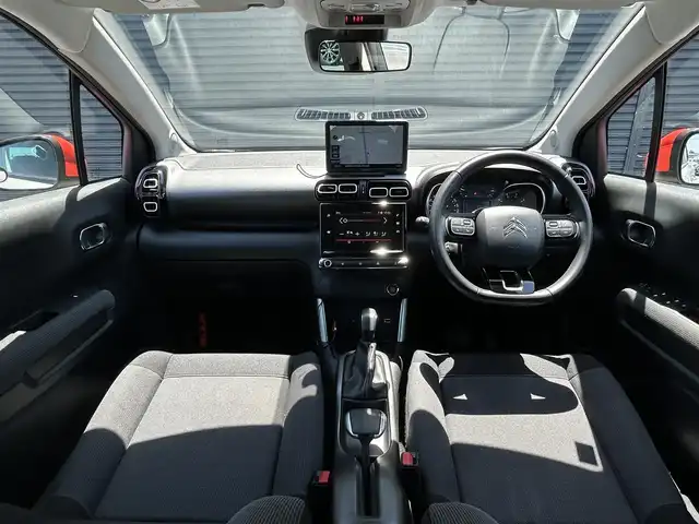 シトロエン Ｃ３ エアクロス フィール 茨城県 2019(令1)年 2万km ベージュ アクティブセーフティブレーキ　/ＡＣＣ　/ＬＫＡ　/ＢＳＭ　/バックカメラ　/パーキングセンサー　/ナビ　/ＣａｒＰｌａｙ　/ＢＴ　/ＵＳＢ　/ルーフレール　/オートライト　/ＥＴＣ　/純正１６インチＡＷ　/フロアマット　/禁煙車