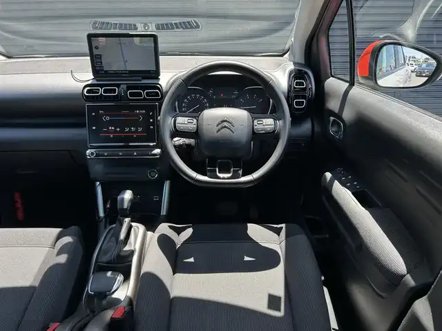 シトロエン Ｃ３ エアクロス フィール 茨城県 2019(令1)年 2万km ベージュ アクティブセーフティブレーキ　/ＡＣＣ　/ＬＫＡ　/ＢＳＭ　/バックカメラ　/パーキングセンサー　/ナビ　/ＣａｒＰｌａｙ　/ＢＴ　/ＵＳＢ　/ルーフレール　/オートライト　/ＥＴＣ　/純正１６インチＡＷ　/フロアマット　/禁煙車
