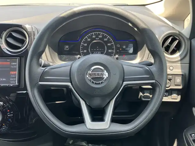 日産 ノート e－パワー B FOUR 道南・函館 2019(令1)年 3.5万km ブリリアントシルバー 社外ナビ/衝突軽減ブレーキ/バックカメラ/プッシュスタート/ＥＴＣ/コーナーセンサー/ＬＥＤヘッドライト/社外フロアマット/スマートキー/Ｂｌｕｅｔｏｏｔｈ接続
