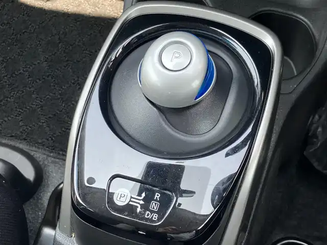 日産 ノート e－パワー B FOUR 道南・函館 2019(令1)年 3.5万km ブリリアントシルバー 社外ナビ/衝突軽減ブレーキ/バックカメラ/プッシュスタート/ＥＴＣ/コーナーセンサー/ＬＥＤヘッドライト/社外フロアマット/スマートキー/Ｂｌｕｅｔｏｏｔｈ接続
