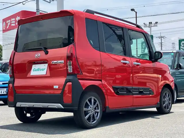 ダイハツ タント ファンクロス 静岡県 2022(令4)年 0.1万km コンパーノレッド エンジンスタートボタン/保証書/取扱説明書/パワーステアリング/パワーウィンドウ/アイドリングストップ/スマートキー/スペアキー１本/オートエアコン/USB入力端子/バックカメラ/純正メモリナビ（CD/DVD/フルセグ）/ベンチシート/D席N席シートヒーター/両側パワースライドドア/ルーフレール/純正アルミホイール/ABS/横滑り防止装置/コーナーセンサー前後/レーンキープアシスト/盗難防止装置/オートライト/オートマチックハイビーム/LEDヘッドライト/Wプラスサイドエアバック/カーテンエアバック/衝突軽減システム