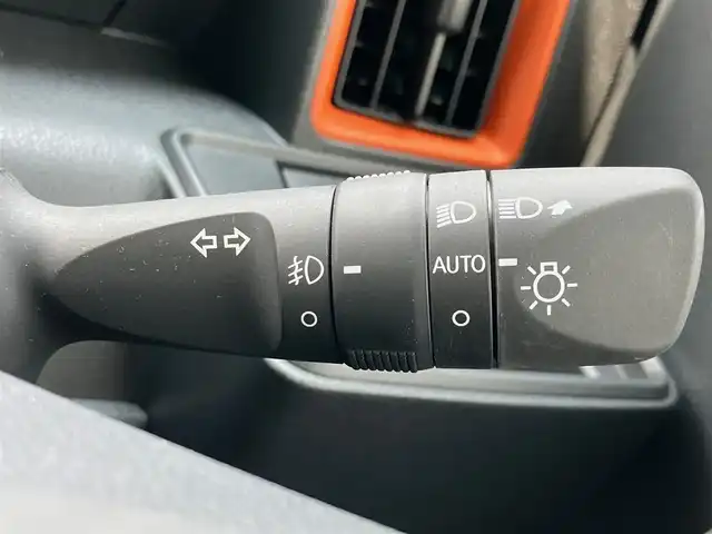 ダイハツ タント ファンクロス 静岡県 2022(令4)年 0.1万km コンパーノレッド エンジンスタートボタン/保証書/取扱説明書/パワーステアリング/パワーウィンドウ/アイドリングストップ/スマートキー/スペアキー１本/オートエアコン/USB入力端子/バックカメラ/純正メモリナビ（CD/DVD/フルセグ）/ベンチシート/D席N席シートヒーター/両側パワースライドドア/ルーフレール/純正アルミホイール/ABS/横滑り防止装置/コーナーセンサー前後/レーンキープアシスト/盗難防止装置/オートライト/オートマチックハイビーム/LEDヘッドライト/Wプラスサイドエアバック/カーテンエアバック/衝突軽減システム