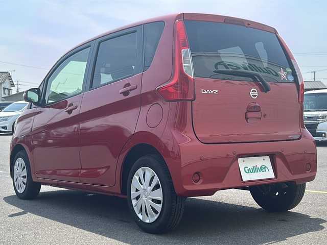 日産 デイズ X 香川県 2018(平30)年 7万km スパークリングレッドM パナソニックナビ【CN-RE04WD】/（アラウンドビューモニター/Bluetooth/フルセグTV/CD/DVD）/衝突被害軽減システム/前後コーナーセンサー/オートエアコン/純正フロアマット/ホイールキャップ/ETC/ドラレコ/プッシュスタート/スマートキー