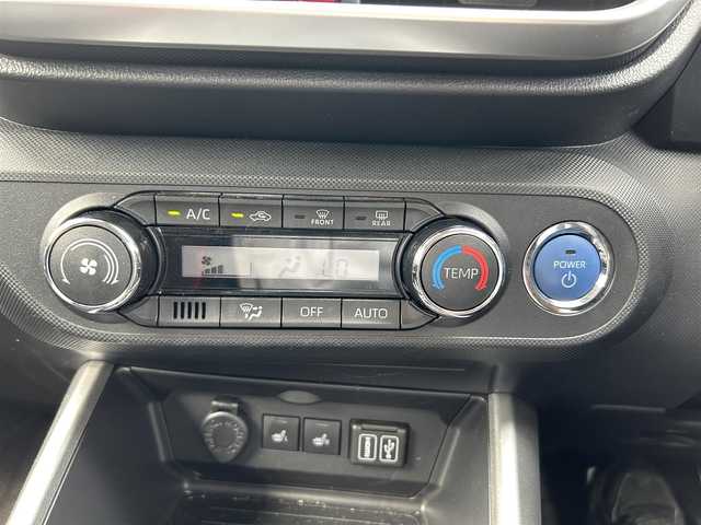 トヨタ ライズ Z 静岡県 2022(令4)年 5.2万km ブラックマイカメタリック 純正ディスプレイオーディオ/・フルセグTV/・Bluetooth接続/・Apple CarPlay/・Android Auto/・USB入力端子/スマートアシスト/・衝突警報機能・衝突回避支援ブレーキ機能/・標識認識機能/・先行車発進お知らせ機能/・全車速追従機能付ACC（アダプティブクルーズコントロール／停止保持機能あり）/・LKC（レーンキープコントロール）/・車線逸脱警報機能／車線逸脱抑制制御機能/・ふらつき警報/・路側逸脱警報/・ブラインドスポットモニター/・オートハイビーム/・ADB（アダプティブドライビングビーム）/・サイドビューランプ/・ブレーキ制御付誤発進抑制機能（前方・後方）/・コーナーセンサー（フロント2個／リヤ4個、接近お知らせ表示付）/・スマートパノラマパーキングアシスト（駐車支援システム）/・パノラミックビューモニター/・RCTA（リヤクロストラフィックアラート）/電動パーキングブレーキ/オートブレーキホールド/プッシュスタート/スマートキー/ETC/前後ドラレコ/前席シートヒーター/LEDオートライト/純正フロアマット/純正17インチアルミホイール