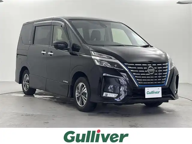 日産 セレナ e－パワー ハイウェイスター V 福井県 2020(令2)年 3.9万km ダイヤモンドブラック 純正１０インチナビ/CD/DVD/フルセグTV/Bluetooth/SD/AM/FM/ビルトインETC/デジタルインナーミラー/アラウンドビューモニター/衝突軽減ブレーキ/車線逸脱警報/踏み間違い衝突防止アシスト/道路標識表示/ふらつき警報/ハンズフリーオートスライドドア/両側パワースライドドア /オートライト /LED/フォグランプ/ウィンカー・電動格納式ミラー/革巻きステアリング/ステアリングリモコン/ステアリングチルド機構/純正ドライブレコーダー/純正１５インチアルミ/純正フロアマット