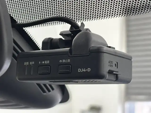 日産 セレナ e－パワー ハイウェイスター V 福井県 2020(令2)年 3.9万km ダイヤモンドブラック 純正１０インチナビ/CD/DVD/フルセグTV/Bluetooth/SD/AM/FM/ビルトインETC/デジタルインナーミラー/アラウンドビューモニター/衝突軽減ブレーキ/車線逸脱警報/踏み間違い衝突防止アシスト/道路標識表示/ふらつき警報/ハンズフリーオートスライドドア/両側パワースライドドア /オートライト /LED/フォグランプ/ウィンカー・電動格納式ミラー/革巻きステアリング/ステアリングリモコン/ステアリングチルド機構/純正ドライブレコーダー/純正１５インチアルミ/純正フロアマット