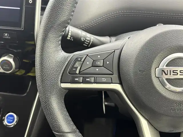 日産 セレナ e－パワー ハイウェイスター V 福井県 2020(令2)年 3.9万km ダイヤモンドブラック 純正１０インチナビ/CD/DVD/フルセグTV/Bluetooth/SD/AM/FM/ビルトインETC/デジタルインナーミラー/アラウンドビューモニター/衝突軽減ブレーキ/車線逸脱警報/踏み間違い衝突防止アシスト/道路標識表示/ふらつき警報/ハンズフリーオートスライドドア/両側パワースライドドア /オートライト /LED/フォグランプ/ウィンカー・電動格納式ミラー/革巻きステアリング/ステアリングリモコン/ステアリングチルド機構/純正ドライブレコーダー/純正１５インチアルミ/純正フロアマット