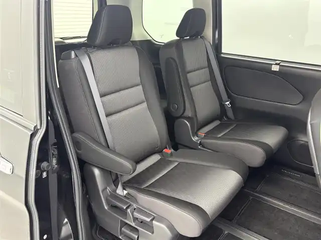 日産 セレナ e－パワー ハイウェイスター V 福井県 2020(令2)年 3.9万km ダイヤモンドブラック 純正１０インチナビ/CD/DVD/フルセグTV/Bluetooth/SD/AM/FM/ビルトインETC/デジタルインナーミラー/アラウンドビューモニター/衝突軽減ブレーキ/車線逸脱警報/踏み間違い衝突防止アシスト/道路標識表示/ふらつき警報/ハンズフリーオートスライドドア/両側パワースライドドア /オートライト /LED/フォグランプ/ウィンカー・電動格納式ミラー/革巻きステアリング/ステアリングリモコン/ステアリングチルド機構/純正ドライブレコーダー/純正１５インチアルミ/純正フロアマット