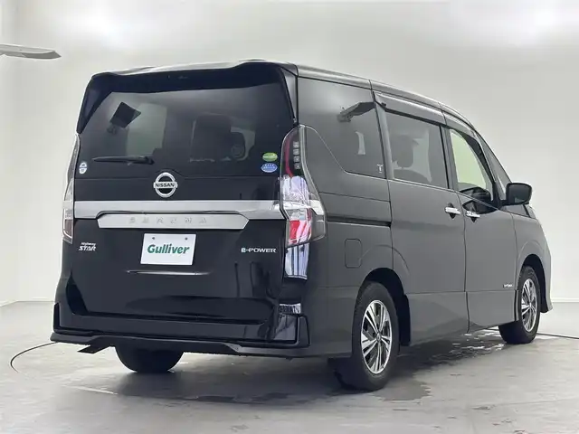 日産 セレナ e－パワー ハイウェイスター V 福井県 2020(令2)年 3.9万km ダイヤモンドブラック 純正１０インチナビ/CD/DVD/フルセグTV/Bluetooth/SD/AM/FM/ビルトインETC/デジタルインナーミラー/アラウンドビューモニター/衝突軽減ブレーキ/車線逸脱警報/踏み間違い衝突防止アシスト/道路標識表示/ふらつき警報/ハンズフリーオートスライドドア/両側パワースライドドア /オートライト /LED/フォグランプ/ウィンカー・電動格納式ミラー/革巻きステアリング/ステアリングリモコン/ステアリングチルド機構/純正ドライブレコーダー/純正１５インチアルミ/純正フロアマット