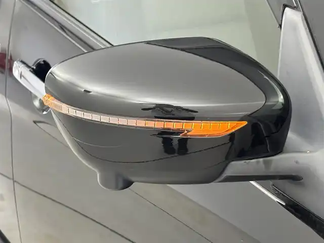 日産 セレナ e－パワー ハイウェイスター V 福井県 2020(令2)年 3.9万km ダイヤモンドブラック 純正１０インチナビ/CD/DVD/フルセグTV/Bluetooth/SD/AM/FM/ビルトインETC/デジタルインナーミラー/アラウンドビューモニター/衝突軽減ブレーキ/車線逸脱警報/踏み間違い衝突防止アシスト/道路標識表示/ふらつき警報/ハンズフリーオートスライドドア/両側パワースライドドア /オートライト /LED/フォグランプ/ウィンカー・電動格納式ミラー/革巻きステアリング/ステアリングリモコン/ステアリングチルド機構/純正ドライブレコーダー/純正１５インチアルミ/純正フロアマット